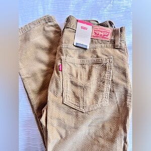 New Women’s Levi’s Corduroy
